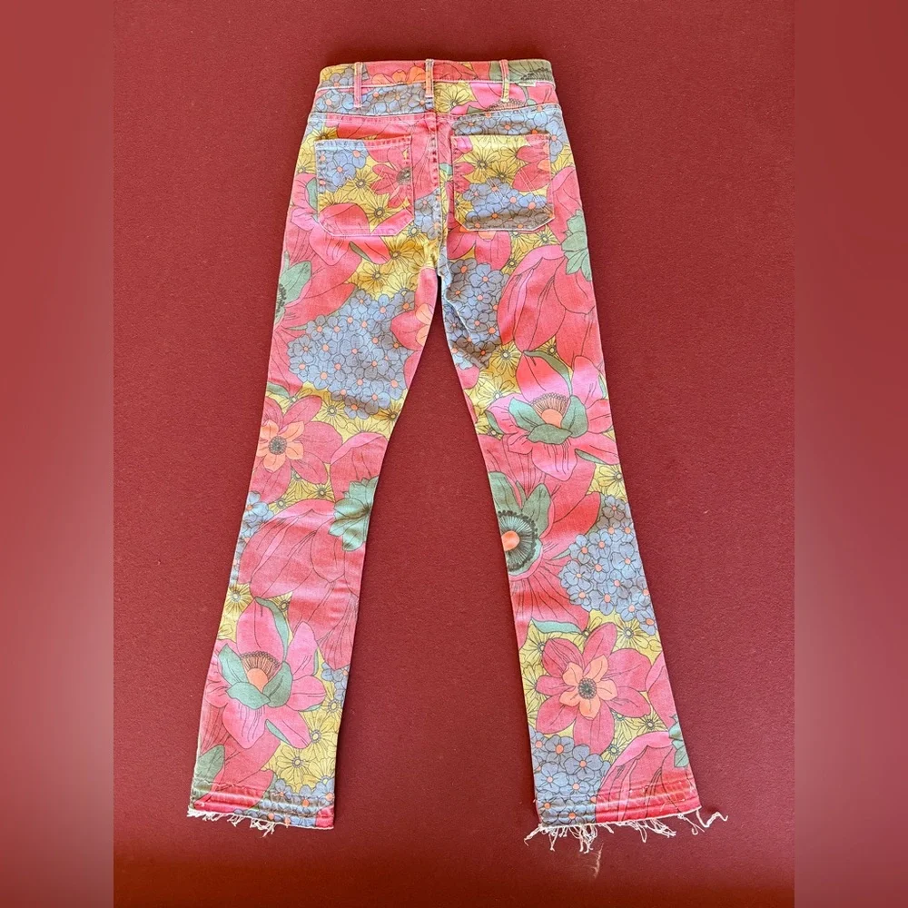 MOTHER DENIM Multicolor Patch Pocket Insider Flood Jeans in Psychic Floral - Picture 3 of 9